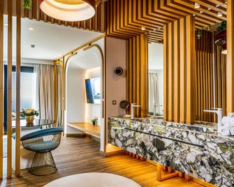 Cresanto Luxury Suites - Imerovigli