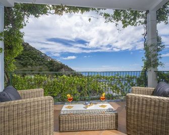 Hotel Pellegrino - Praiano - Balcony