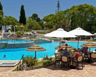 Rocha Brava Village Resort - Praia do Carvoeiro - Pool