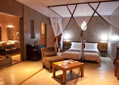 Isalo Rock Lodge - Ranohira - Bedroom