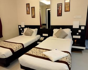 Hotel Shivam Inn Muzaffarpur - Muzaffarpur - Bedroom