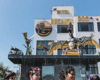 Hotel Recanto dos Dinossauros - Penha - Edifício