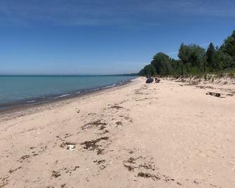 Grand Bend Lake Cottage / Oakwood Golf - Ontario, Canada - Grand Bend - Beach