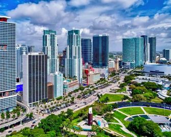 Luxury Apartment with Ocean and Park Views in Downtown Miami - Miami