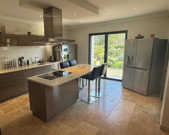 Mas Provençal - pool-house heated swimming pool - garden 4000m² with trees - 생레미드프로방스 - 주방