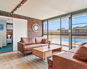 9 Cedar Street - Evans Head - Sala de estar