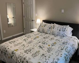 Carter #1 Two bedroom unit near Xavier Downtown - Cincinnati - Habitación