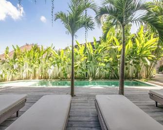 Modern 1-br Loft With Art Deco Style Shared Pool - North Kuta - Basen