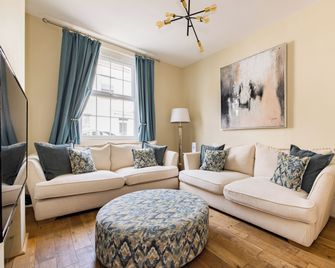 Charles Hope Salisbury Residence - Salisbury - Living room