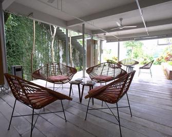 Belum Rainforest Resort - Gerik - Patio