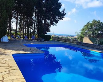 Farmhouse with big swimming pool and tennis. - Alcanar - Piscina