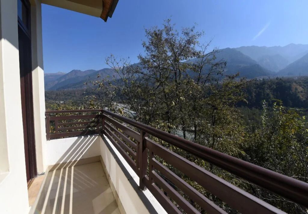 Parth Regency - Naggar - Balcón