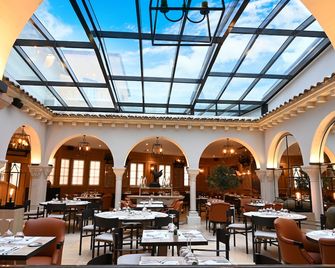 Hôtel Le Rempart - Турню - Ресторан