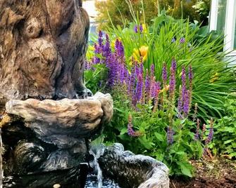 Percy Placeromantic Retreat Pool & Spa! - Kamloops