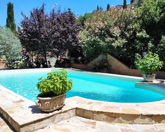 Villamena - Spello - Pool