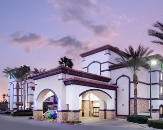 Holiday Inn Express & Suites Ontario Airport By IHG - Ontario - Edificio
