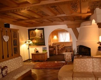 Folgaria Post Hotel - Folgaria - Living room