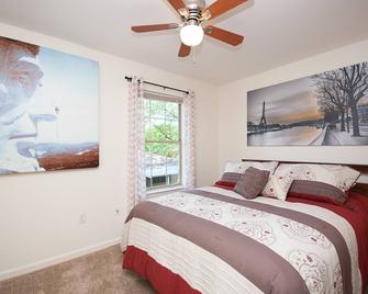 2 bedroom Town home - Walk to Hendrix College - Conway - Bedroom