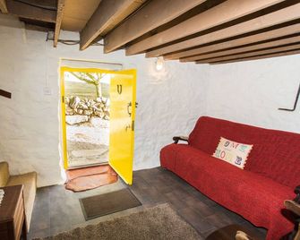 An Irish Idyll - Traditional Stonewall Cottage Nestled In Hills Above Downings - Downings - Living room
