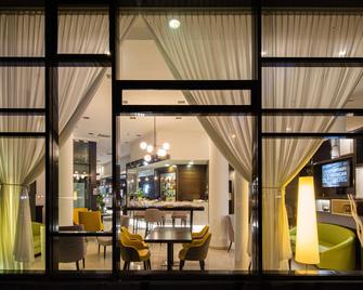 Holiday Inn Turin - Corso Francia - Turin - Gebäude