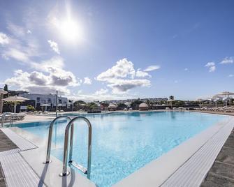 Caybeach Papagayos - Плайя-Бланка - Басейн