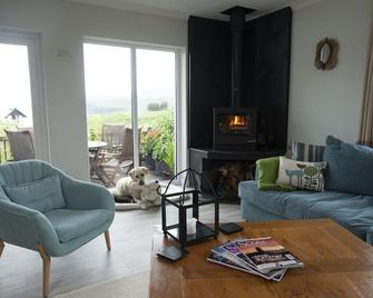 Carters Rest Guesthouse - Isle of Skye - Living room