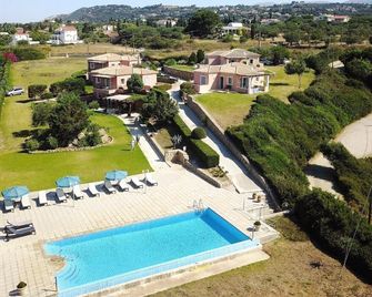 The Seasons - Svoronata - Pool