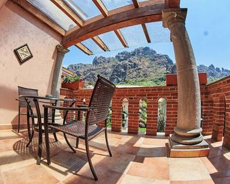 La Buena Vibra Retreat and Spa Hotel - Tepoztlán - Balcón