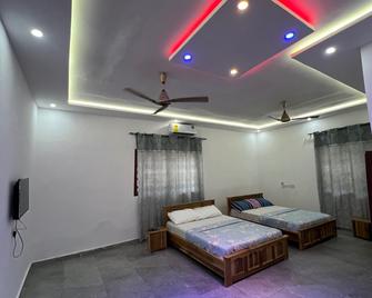 Charming 3-bed House in Kokrobite - Kokrobite - Habitación