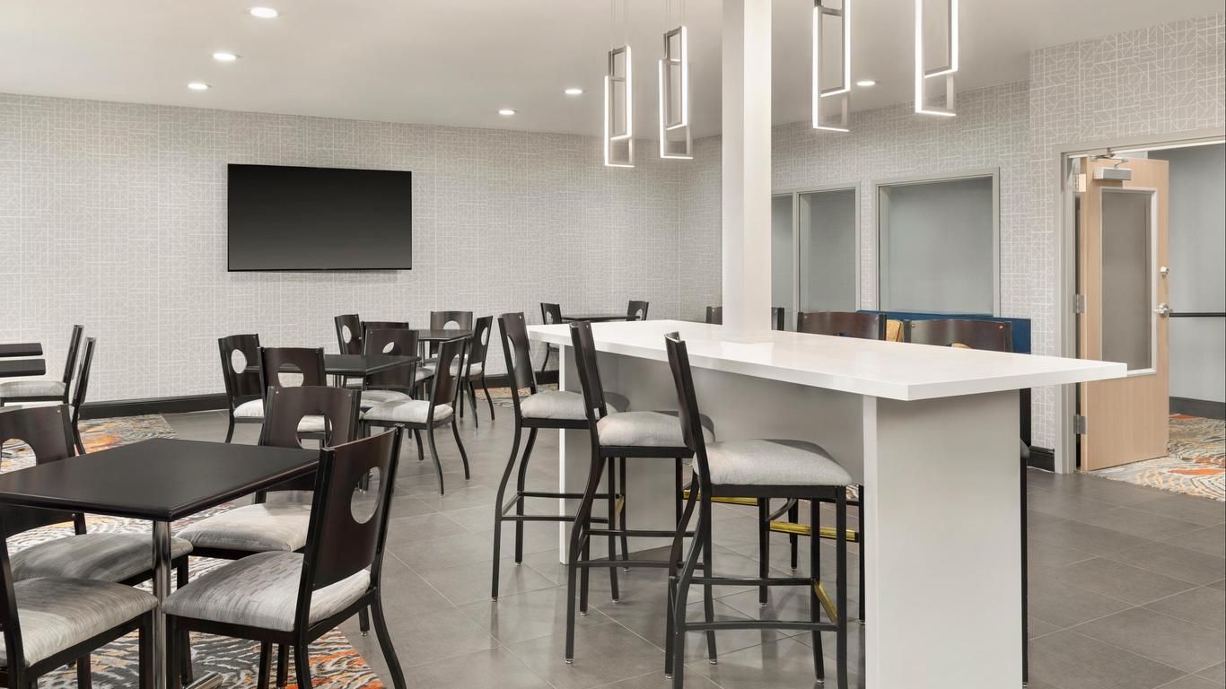 Hampton Inn Olathe