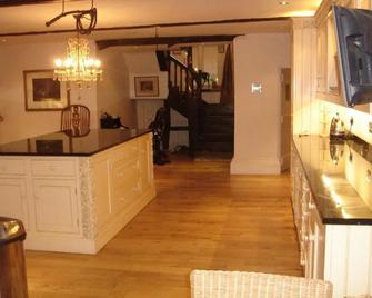 Littlebank Country House - Settle - Front desk