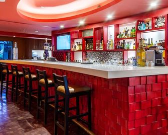 Camino Real Guadalajara - גוואדאלחארה - בר