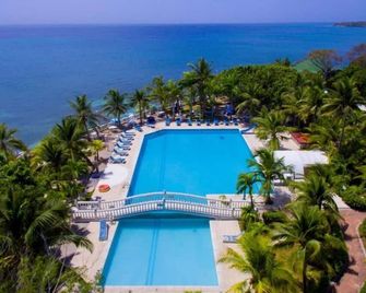 Hotel Cocoliso Island Resort - Isla Grande del Rosario - Piscina