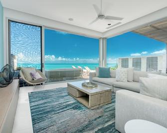 Villa Eos: Stunning Beachfront villa + concierge - Providenciales - Sala de estar