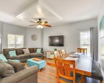 Warrensburg Home, Close to Downtown! - Warrensburg - Obývací pokoj