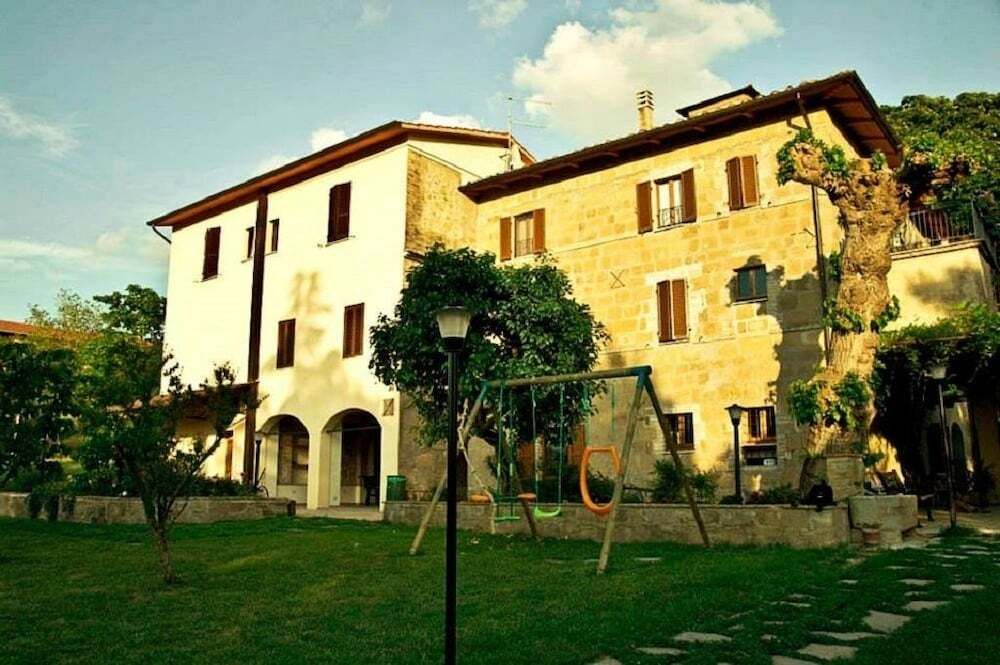 لا كولينا دي بيلونيكو - بروجيا - مبنى