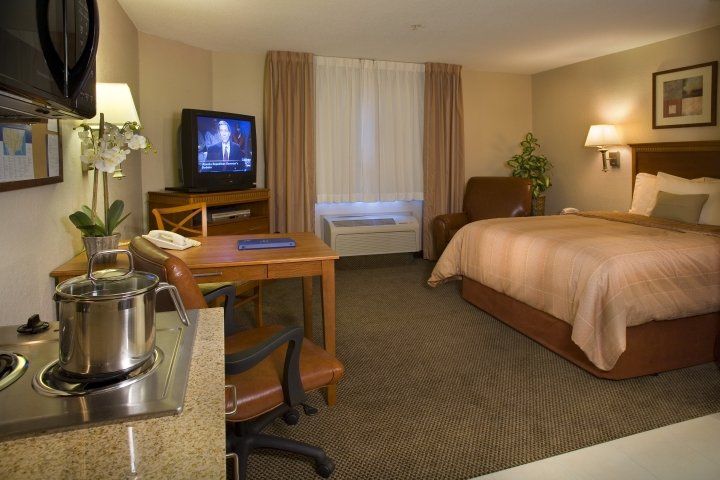 Candlewood Suites Fredericksburg By IHG thumbnail 3