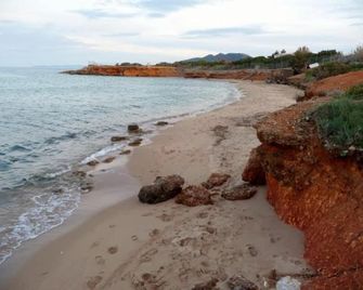 Sunshine's House Near The Beach, 10 Min - Artémida - Playa