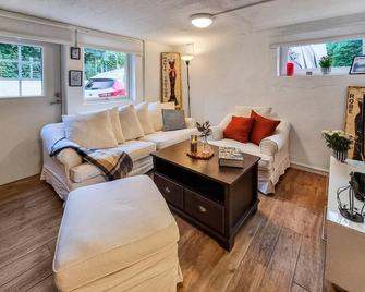 Awesome Apartment In Göteborg With Wifi - Gotemburgo - Sala de estar