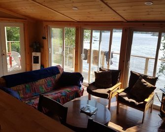 Pointe Au Baril Island Property with southwest exposure - Pointe AU Baril - Living room