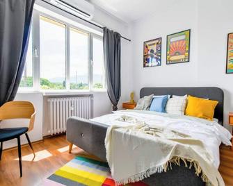 3 bedroom super fresh apartment with some playful, 80s' vibe - Sofia - Chambre