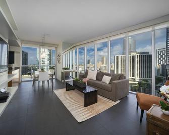 Icon Residences By Sunnyside Hotel and Resorts - Miami - Living room