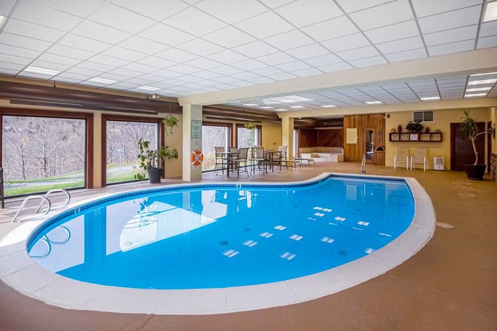 Cozy retreat near slopes - Dover - Pool