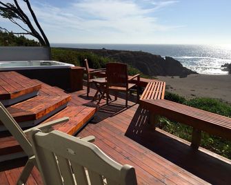 Oceanfront - Hot Tub - Newly Remodeled Cottage - Bodega Bay - Balcony