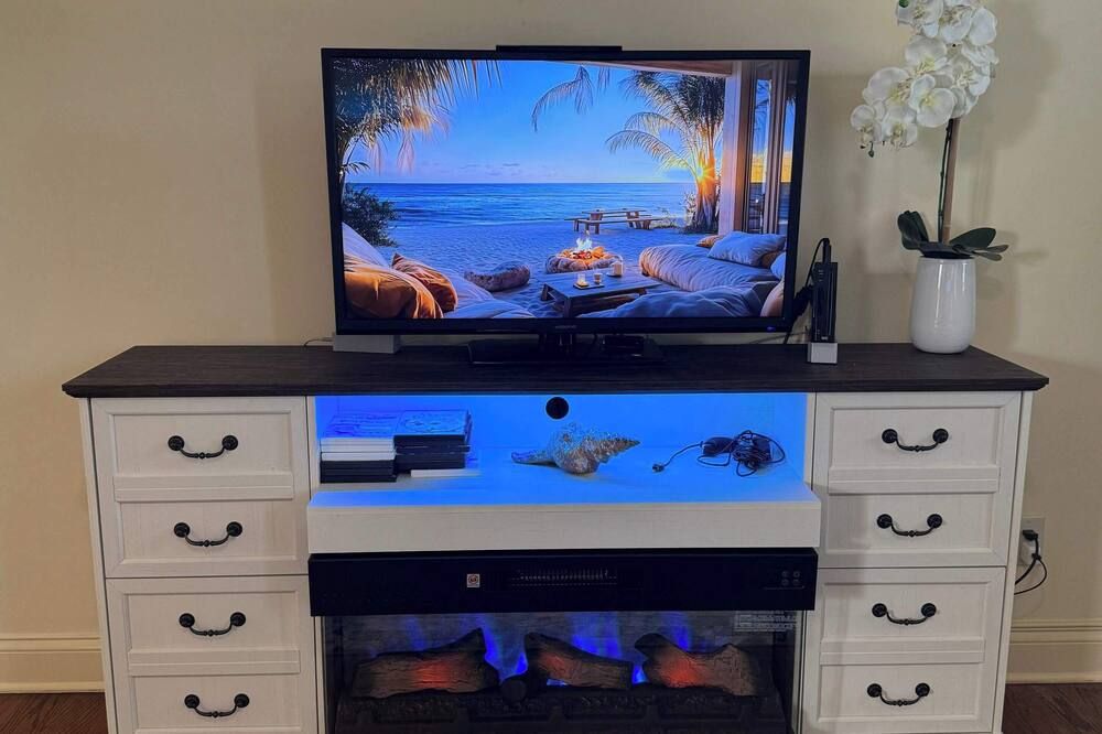 Luxurious Beachfront Home with Hot Tub Fenced Yard Bikes Fire Pit - Palm Coast - Room amenity