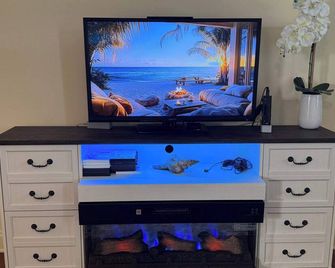 Luxurious Beachfront Home with Hot Tub Fenced Yard Bikes Fire Pit - Palm Coast - Zimmerausstattung