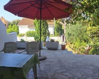 Apartments with parking space Mandre, Pag - 9420 - Kolan - Patio