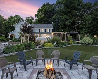 Soothing chalet in picturesque Uxbridge- 20 min from Toronto - Uxbridge - Patio