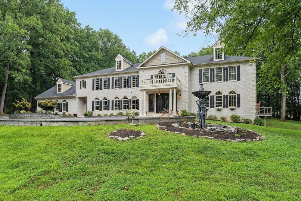 Elegant Georgian Mansion in Potomac Maryland, family house