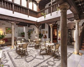 Casa del Capitel Nazarí - גרנדה - פטיו